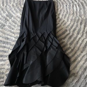 Tadashi ruffle skirt, size 6, black